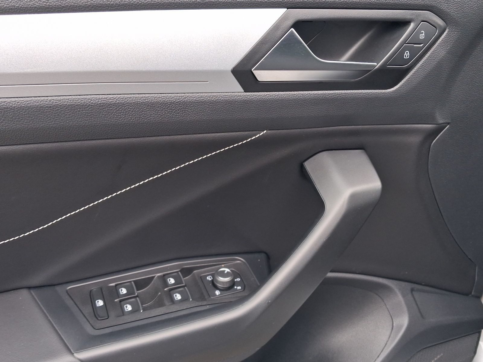 Volkswagen T-Roc – Bild 8