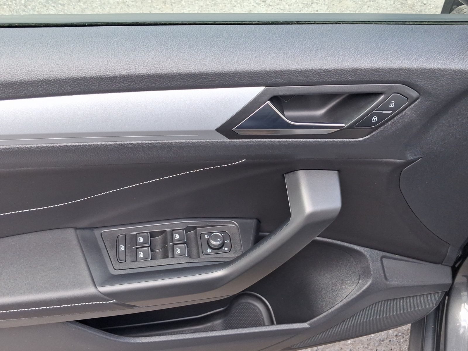 Volkswagen T-Roc – Foto 8