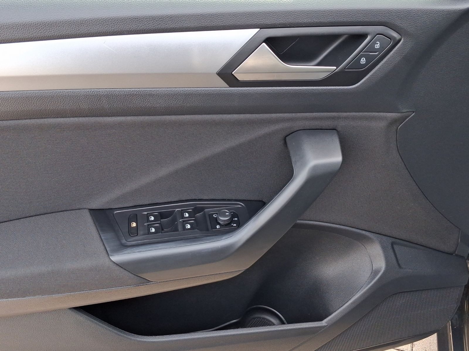 Volkswagen T-Roc – Foto 8
