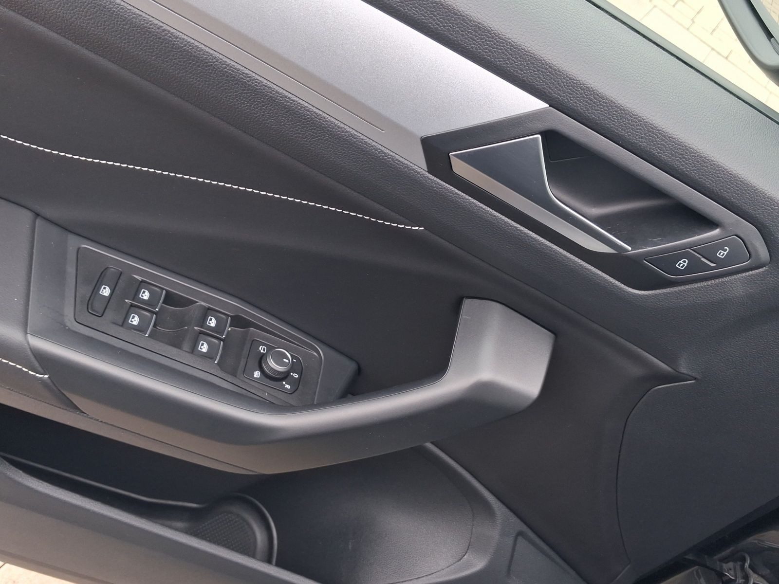 Volkswagen T-Roc – Foto 8