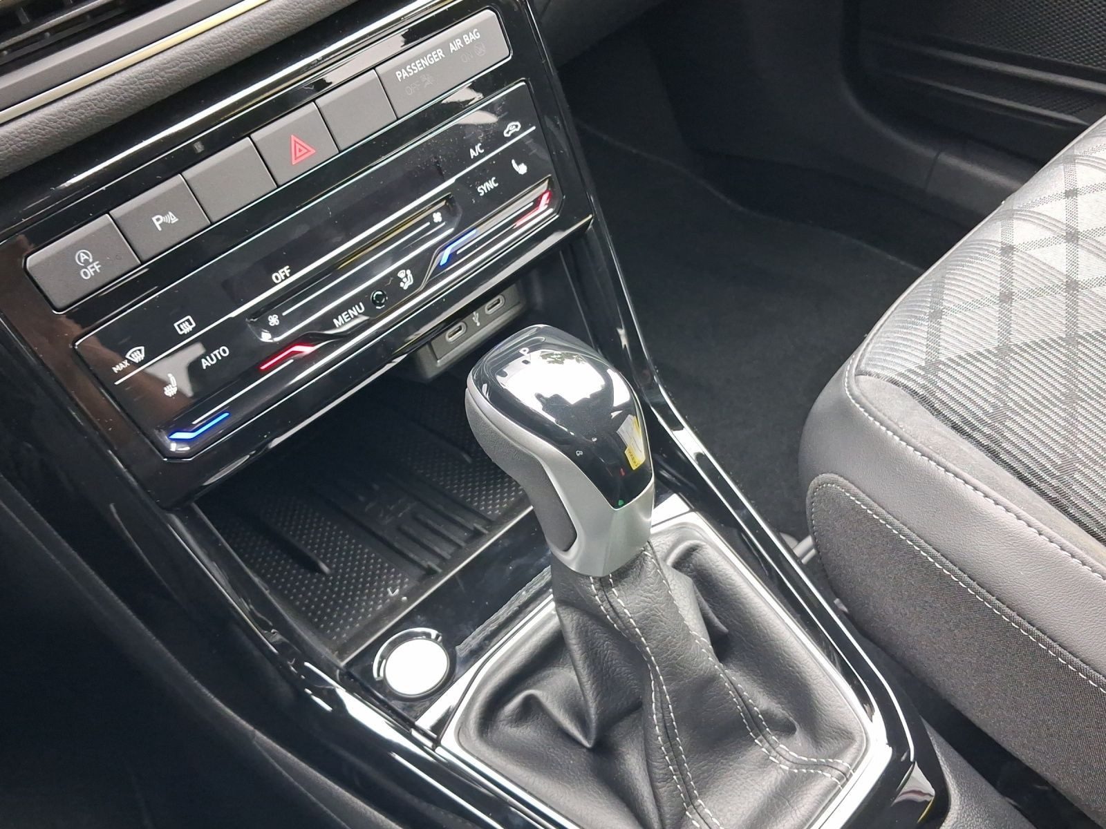 Volkswagen T-Cross – Bild 11