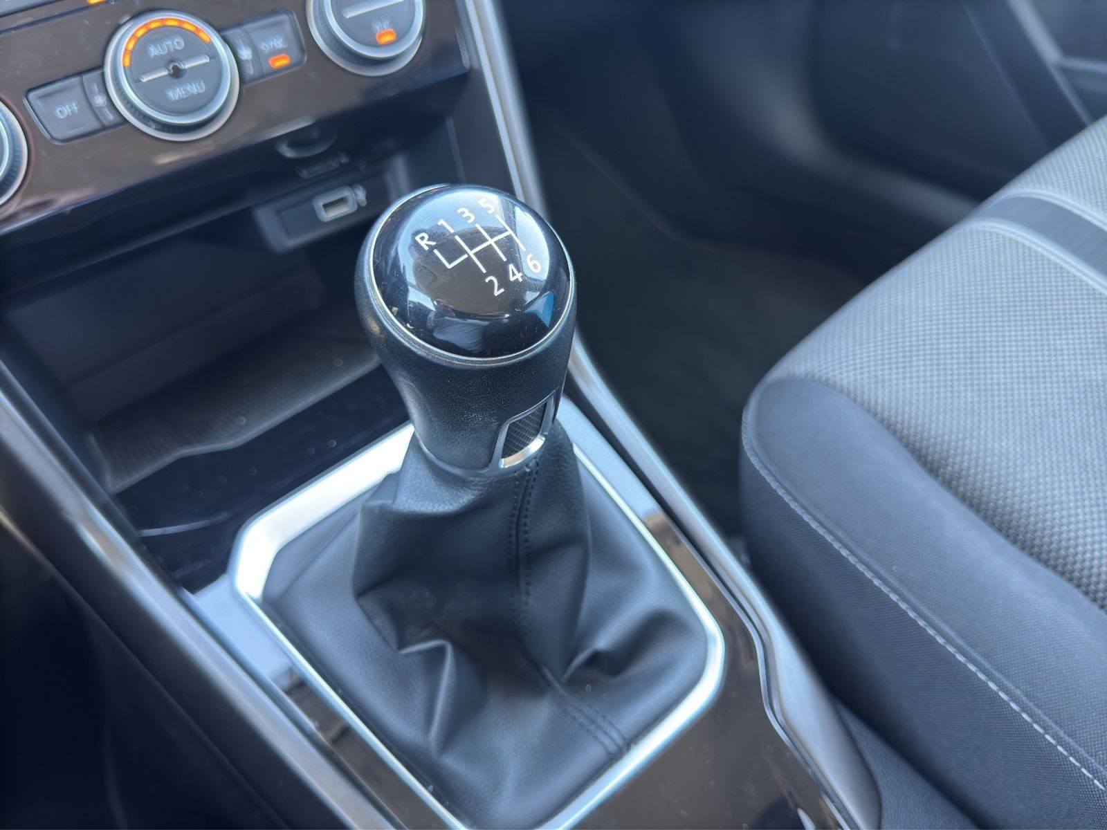Volkswagen T-Roc – Foto 11