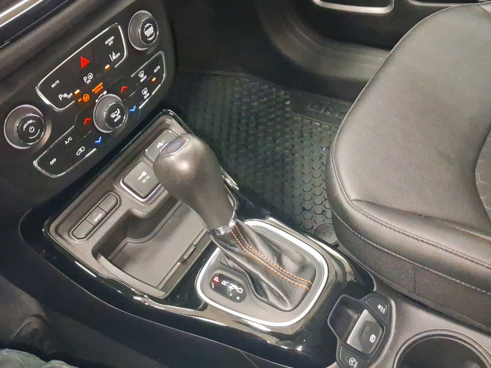 Jeep Compass – Bild 11