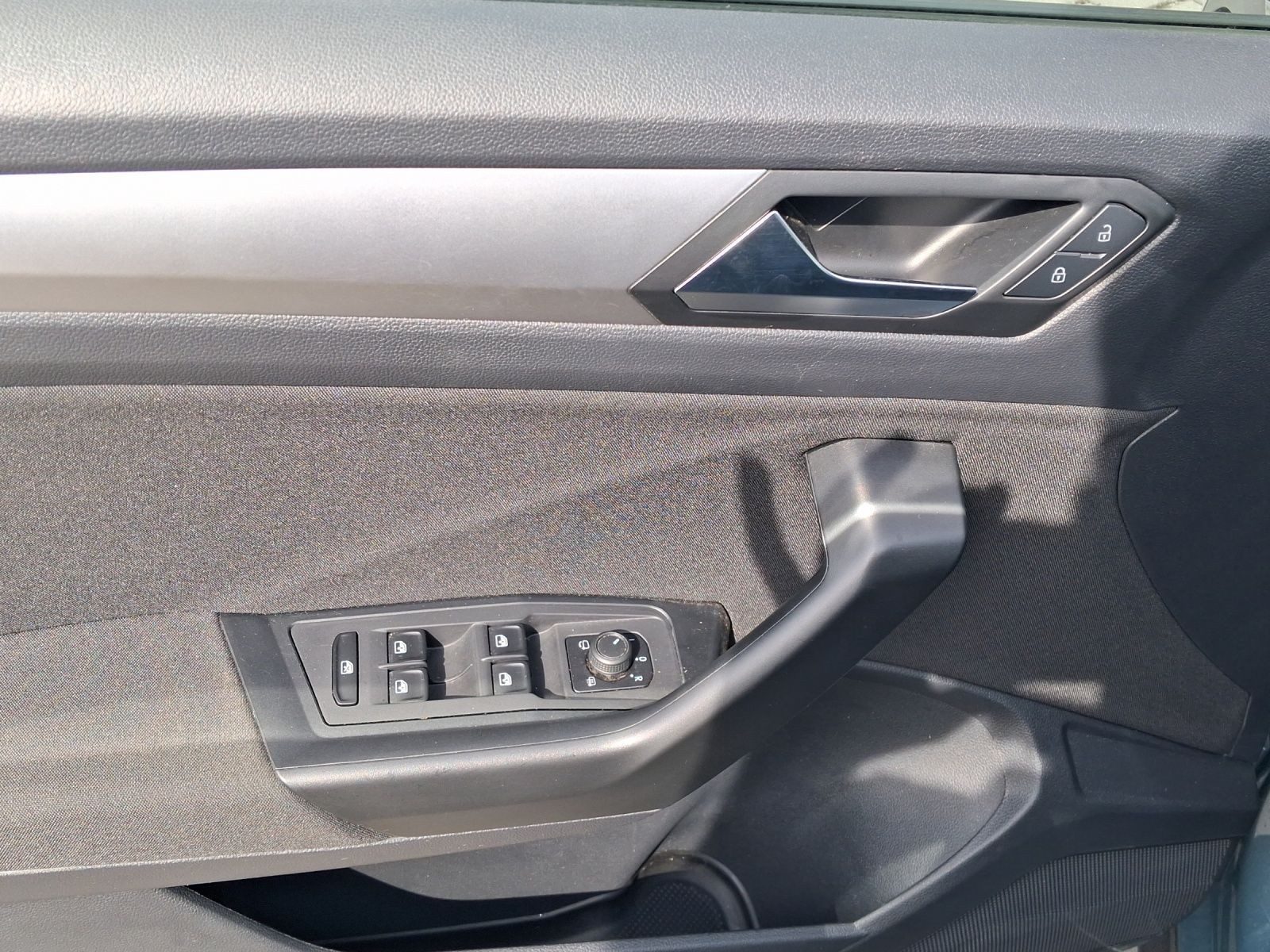 Volkswagen T-Roc – Foto 8