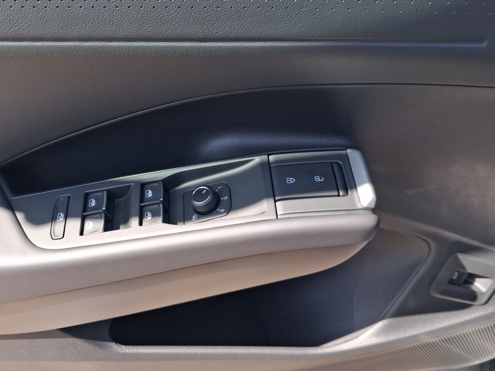 Volkswagen T-Roc – Foto 8