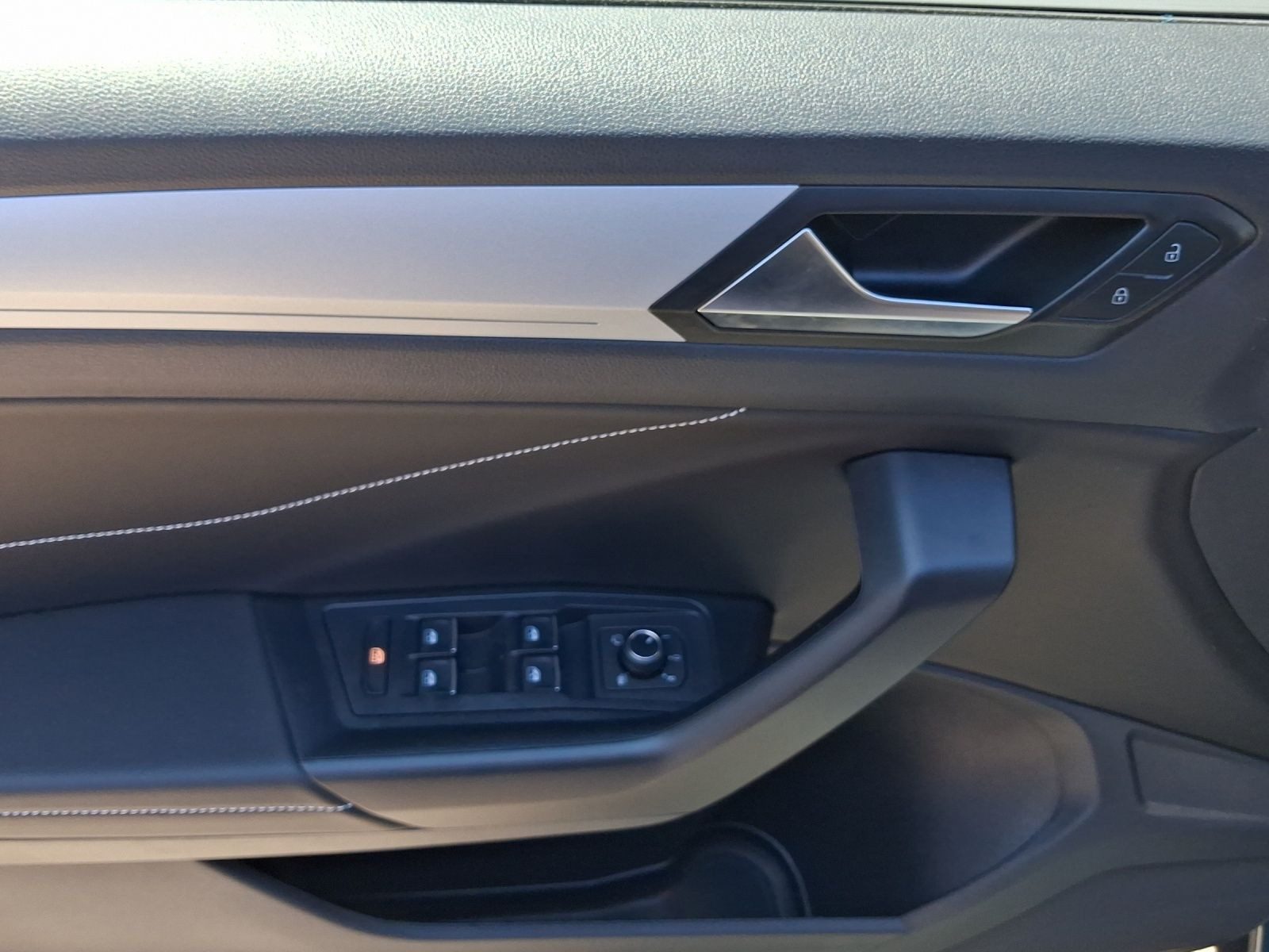 Volkswagen T-Roc – Foto 8