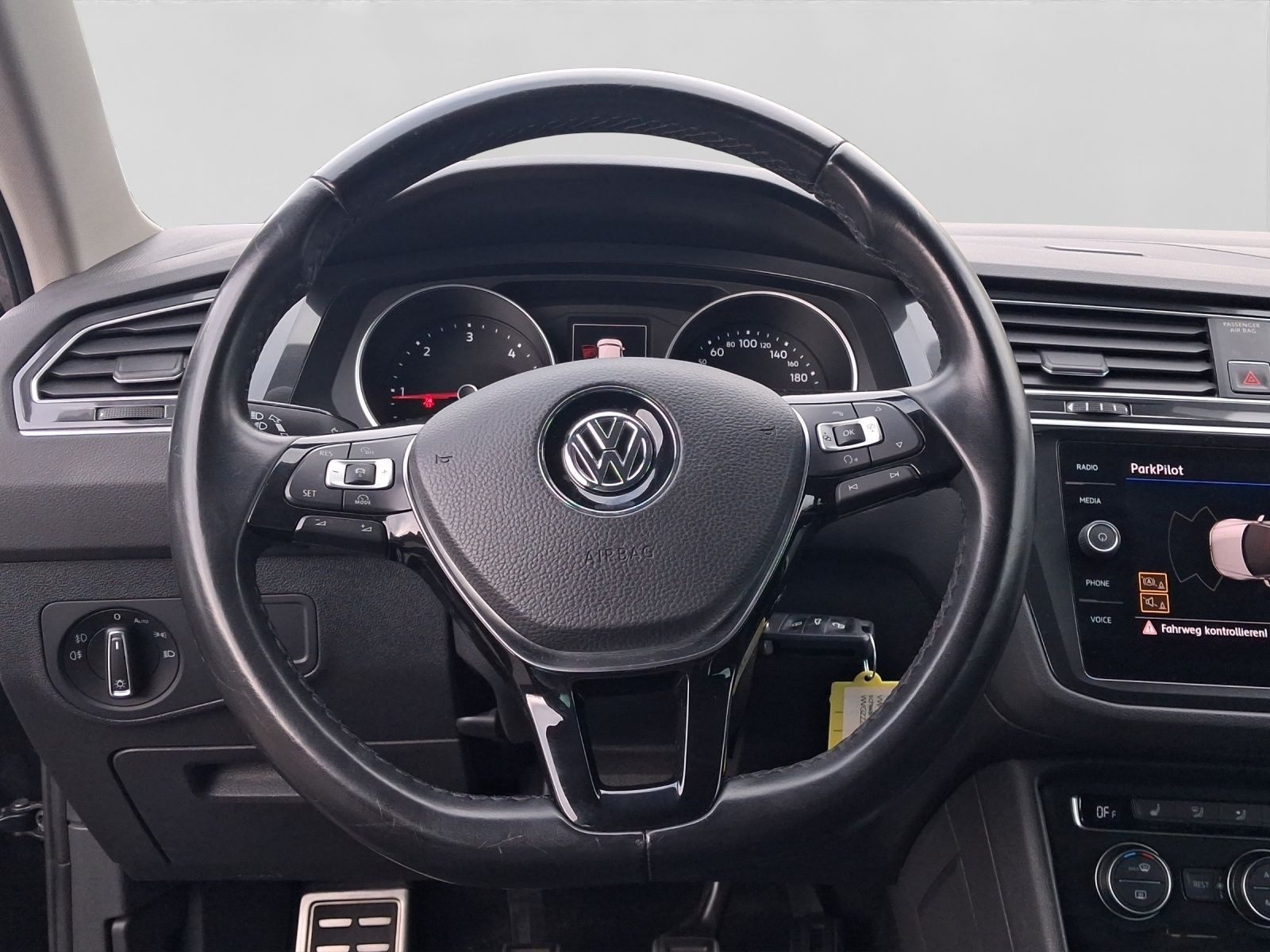 Volkswagen Tiguan – Bild 9