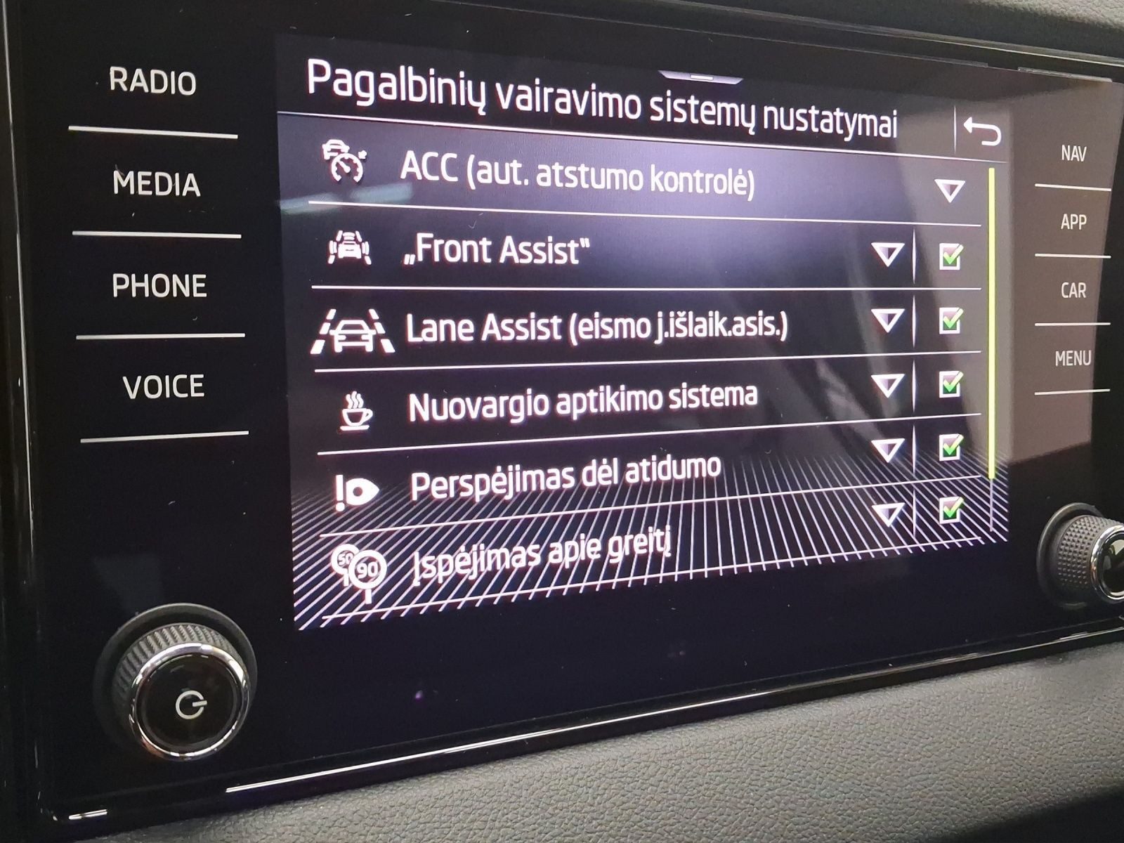 Skoda Karoq – Foto 12