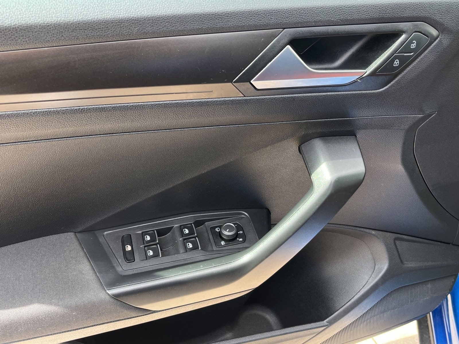 Volkswagen T-Roc – Foto 8