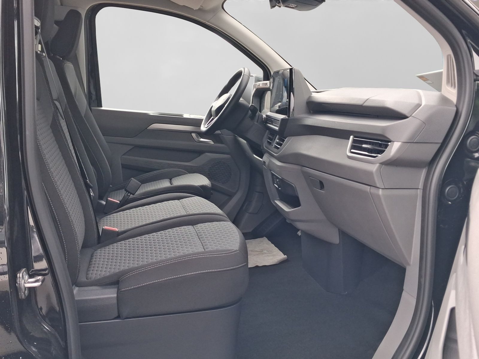 Volkswagen T7 Caravelle – Bild 6