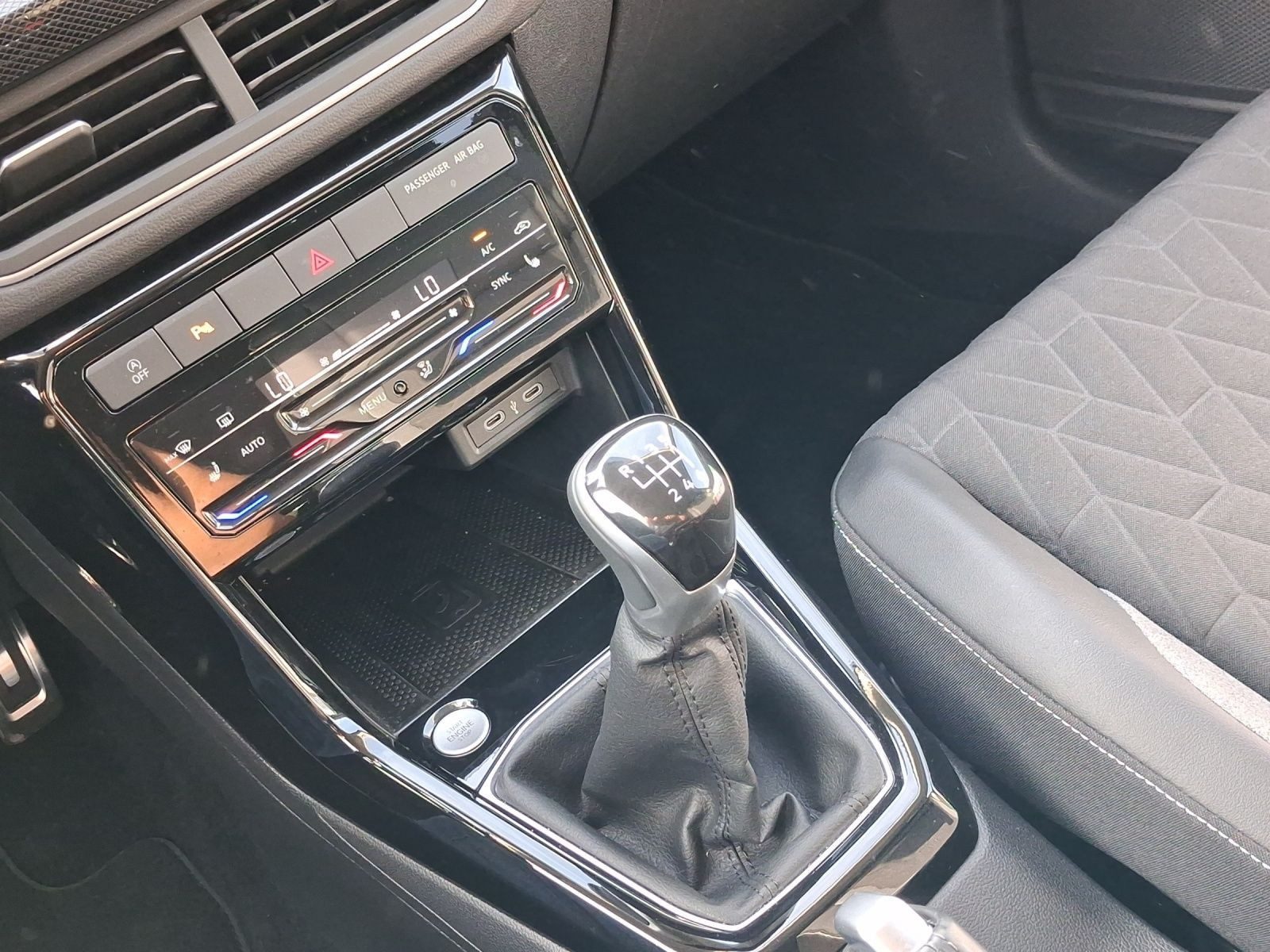Volkswagen T-Cross – Foto 11