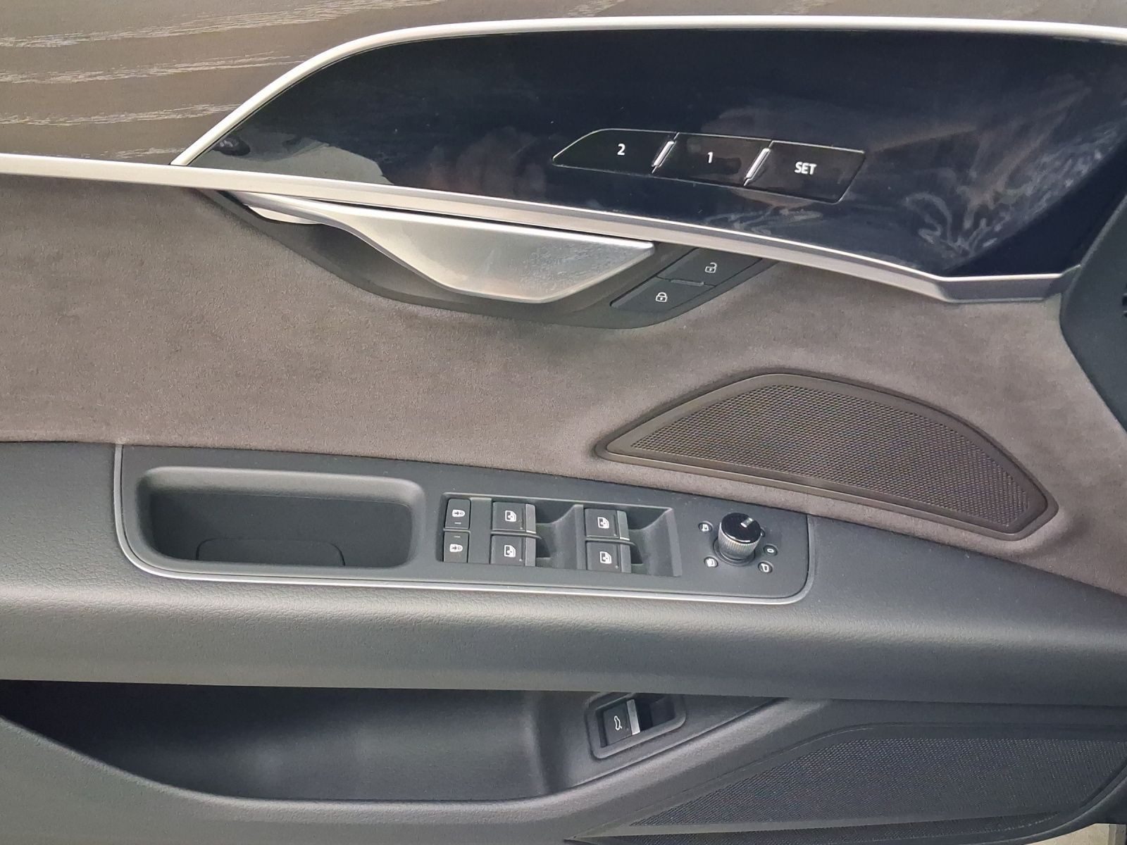 Audi A8 – Bild 8