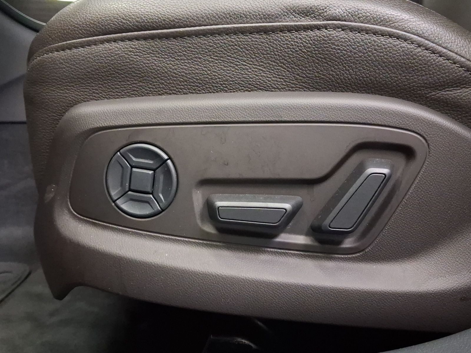 Audi A8 – Bild 19