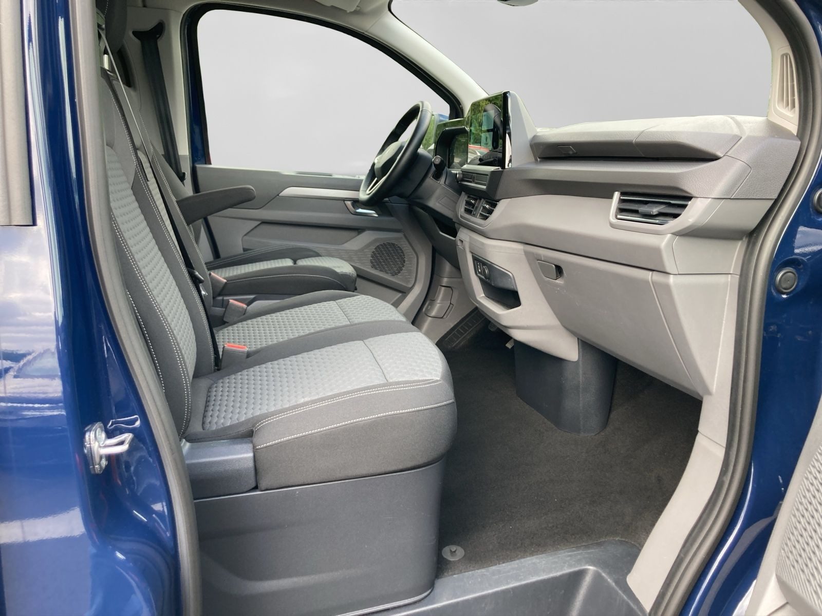 Volkswagen T7 Caravelle – Bild 4