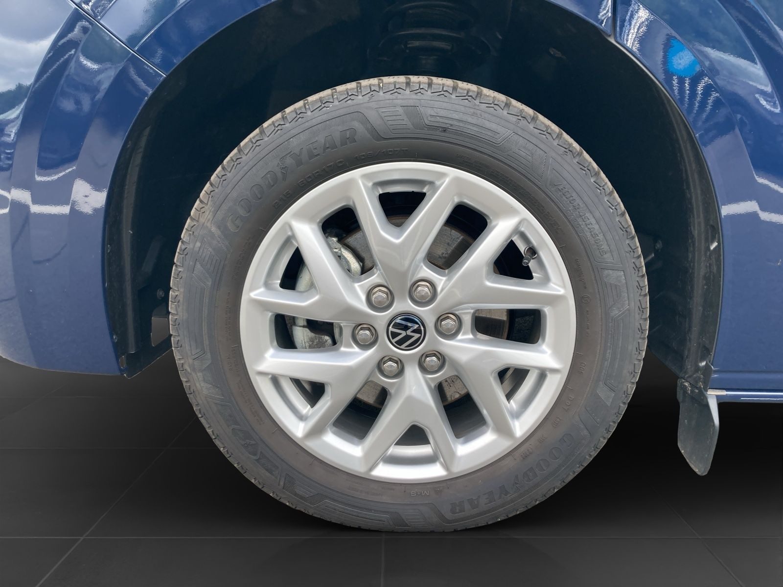 Volkswagen T7 Caravelle – Bild 7