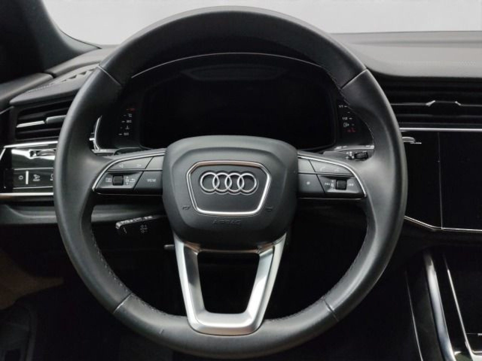 Audi Q8 – Foto 9