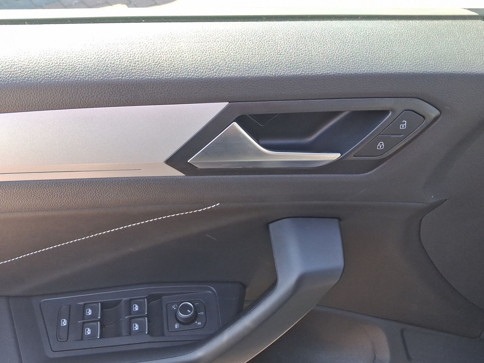 Volkswagen T-Roc – Foto 8