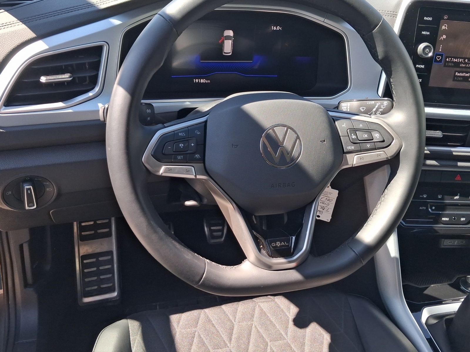 Volkswagen T-Roc – Foto 9