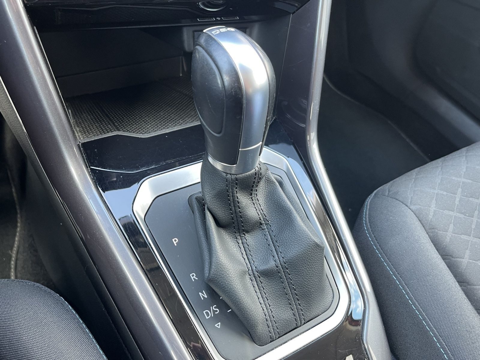 Volkswagen T-Roc – Foto 11