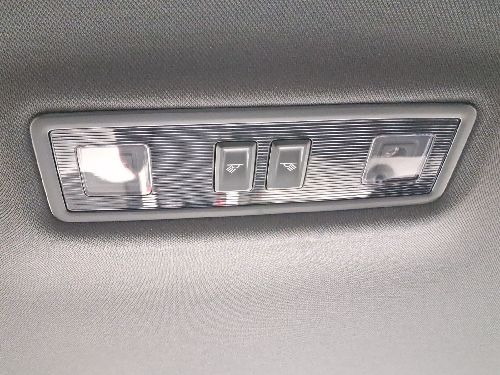 Volkswagen T-Roc – Foto 18