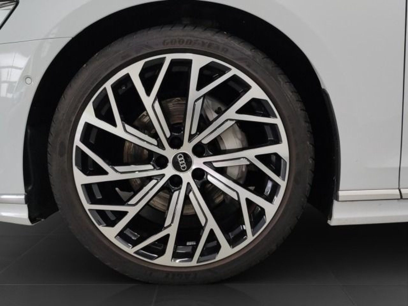 Audi A8 – Bild 7