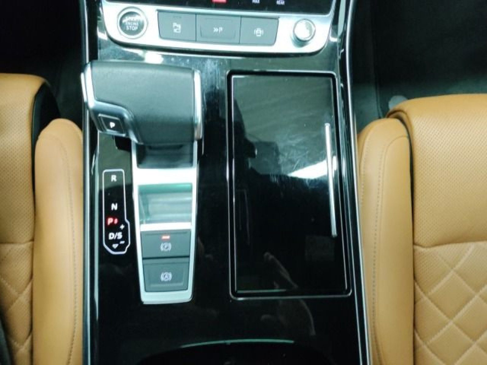 Audi A8 – Bild 11