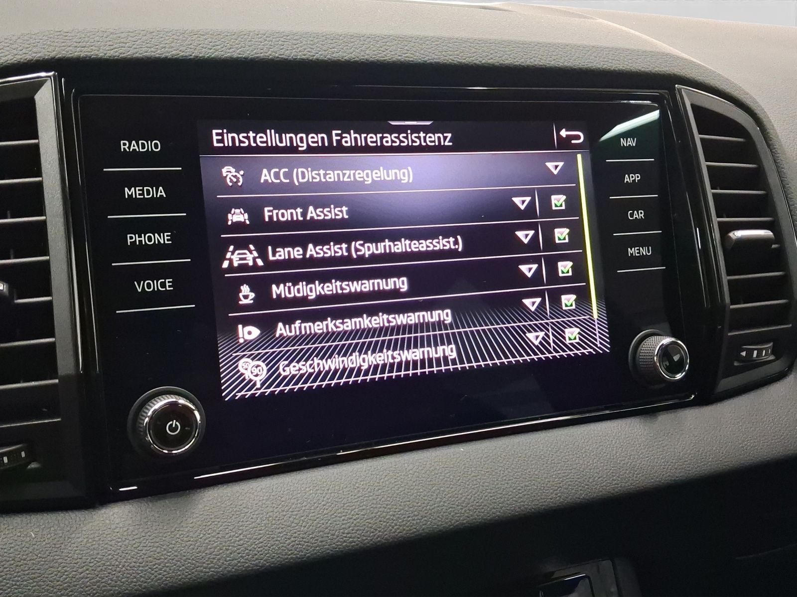 Skoda Karoq – Foto 12