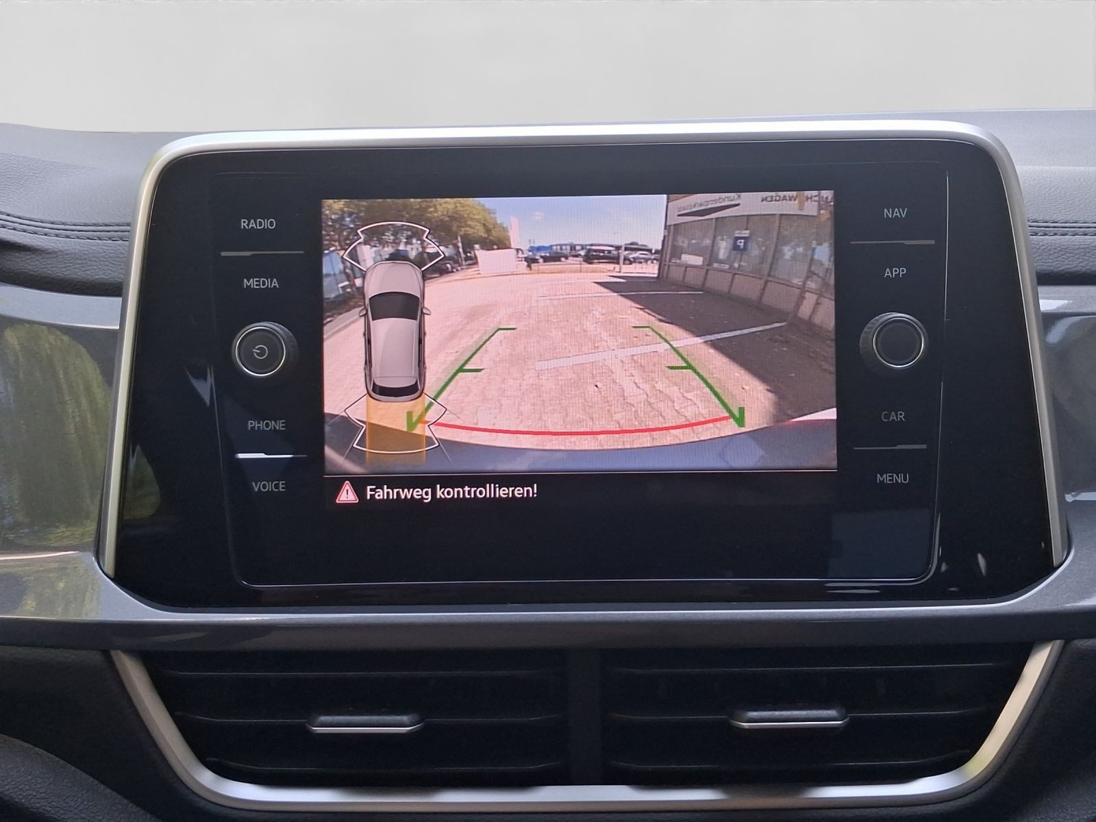 Volkswagen T-Roc – Foto 13