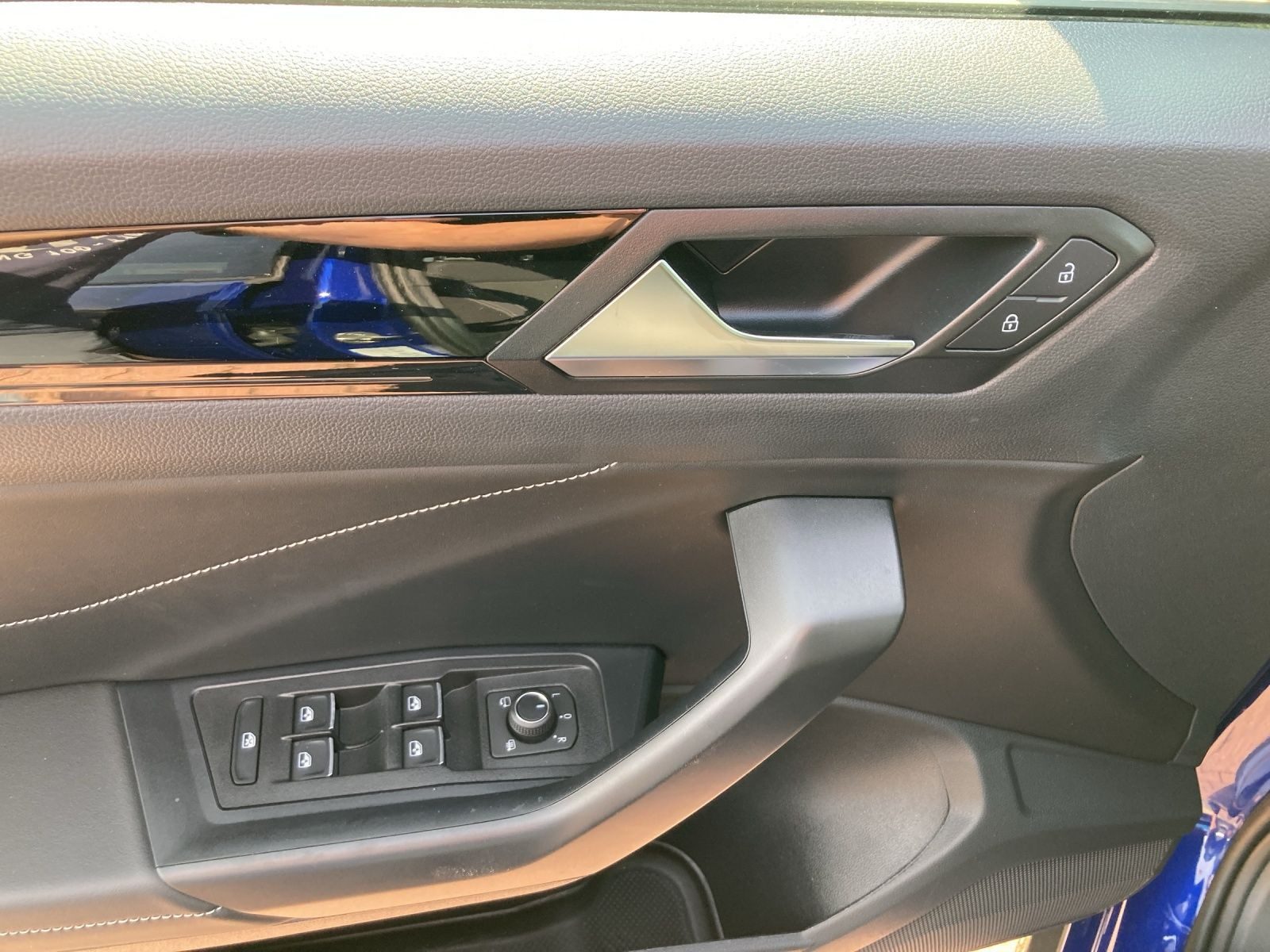 Volkswagen T-Roc – Foto 8