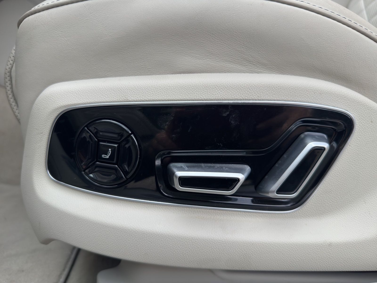 Audi A8 – Bild 19