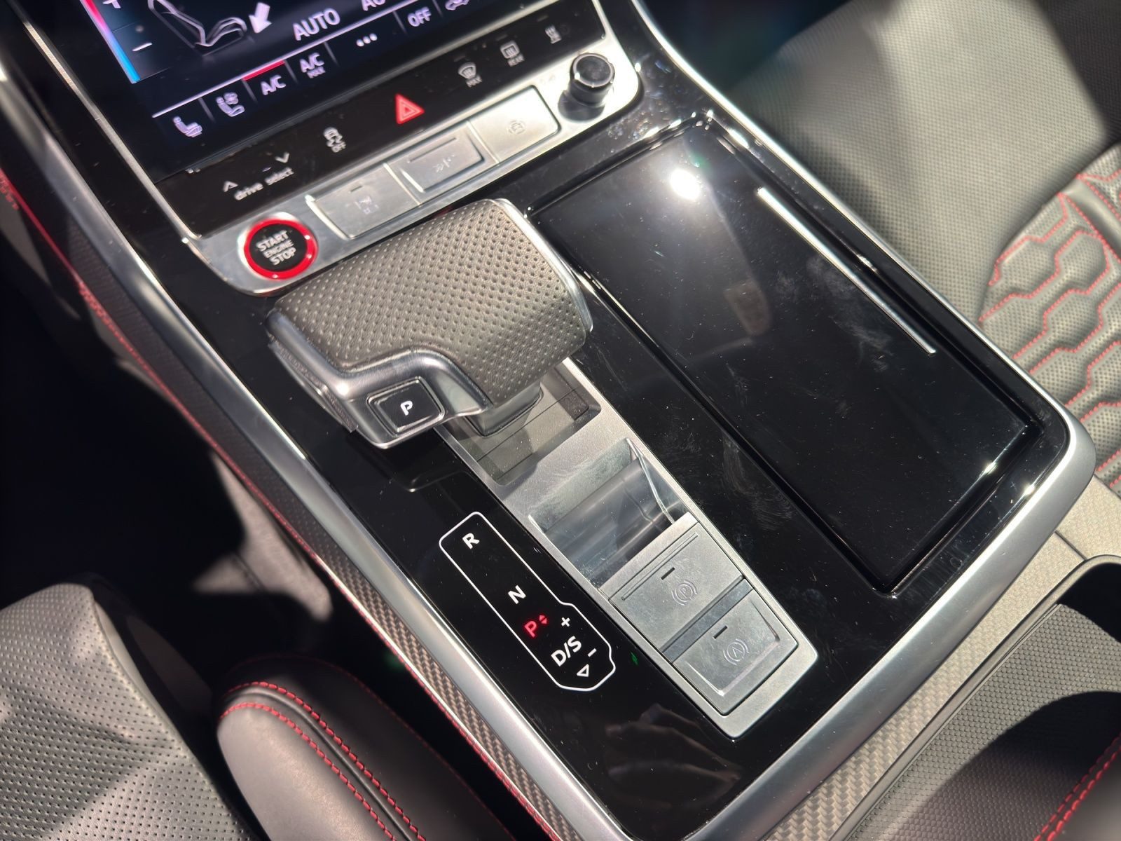 Audi RS Q8 – Foto 11