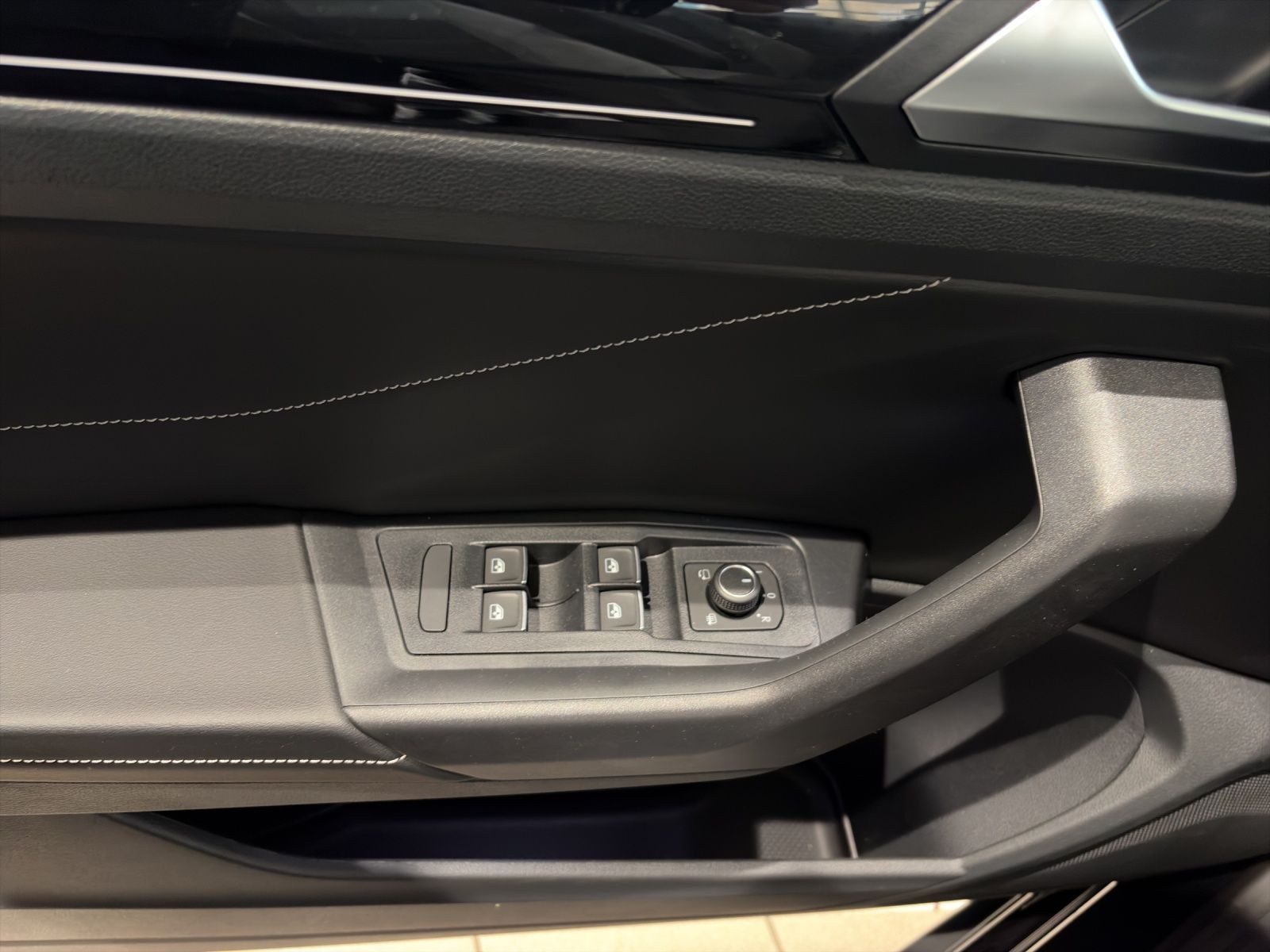 Volkswagen T-Roc Cabriolet – Bild 8