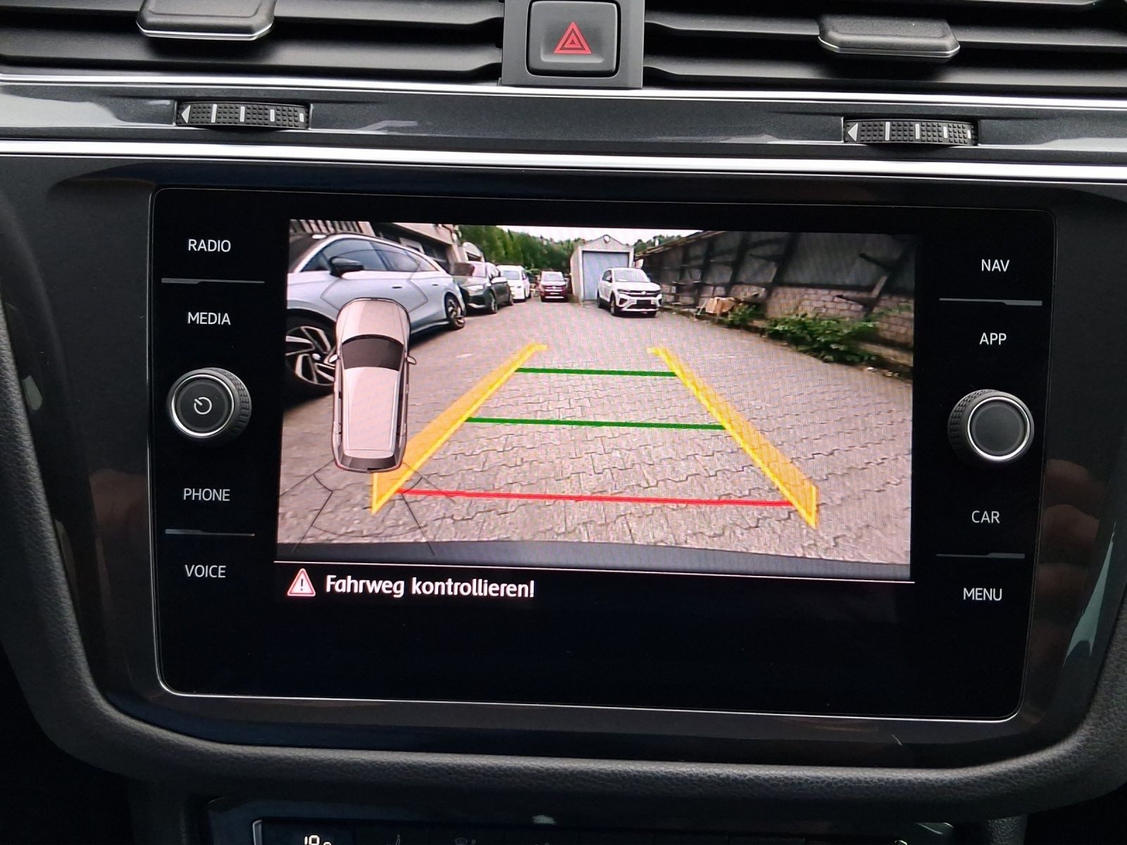 Volkswagen Tiguan – Bild 12