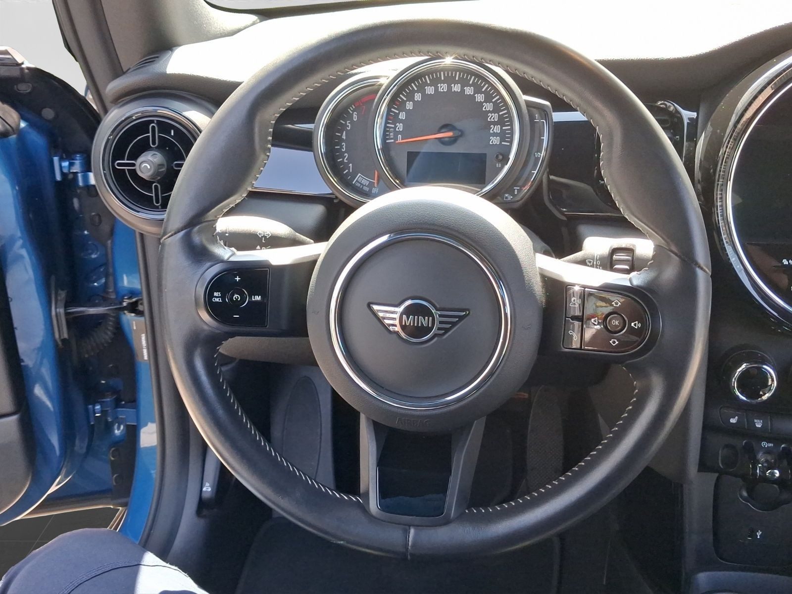 MINI (BMW) Cooper Cabrio – Bild 9