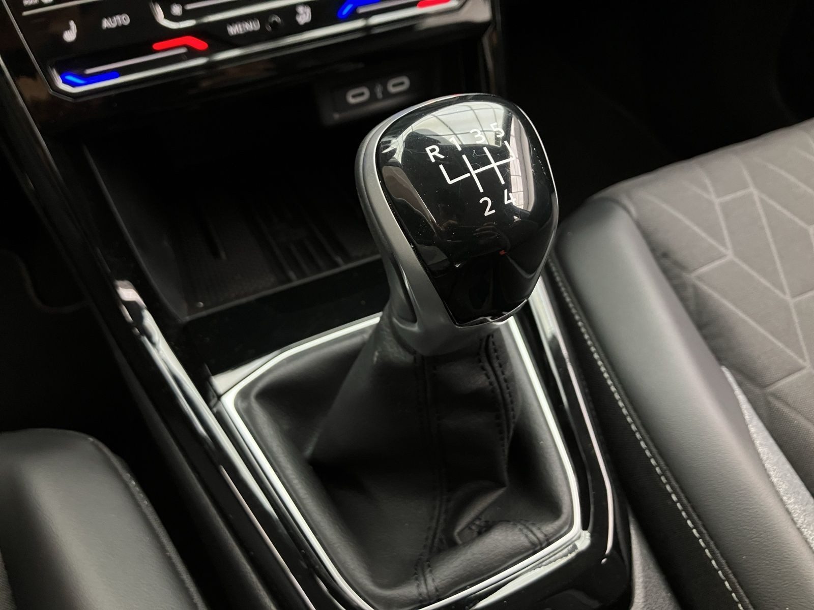 Volkswagen T-Cross – Bild 11