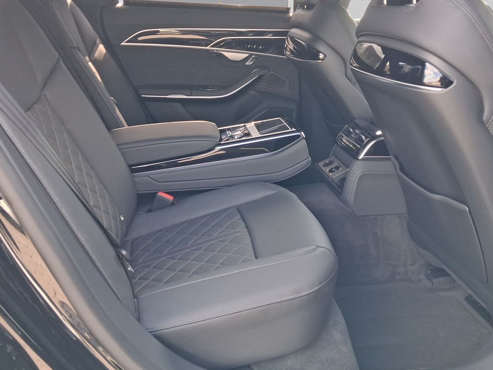 Audi A8 – Bild 6