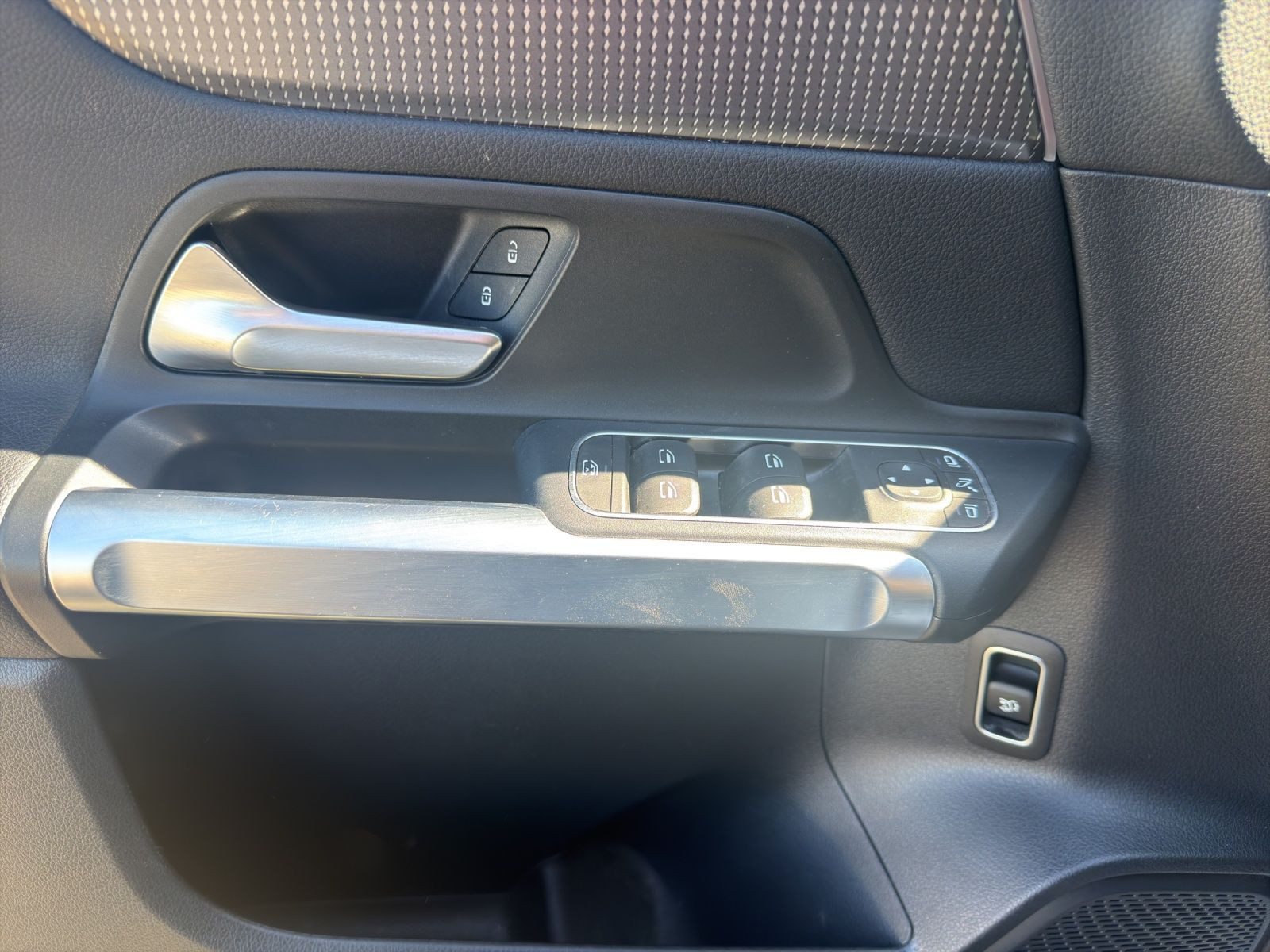 Mercedes-Benz EQB – Foto 8