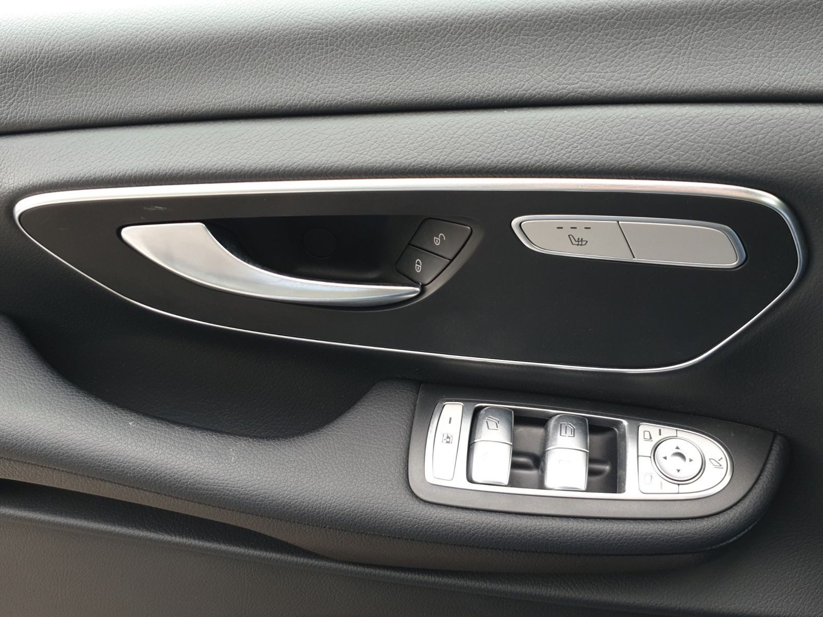 Mercedes-Benz V 250 – Bild 8