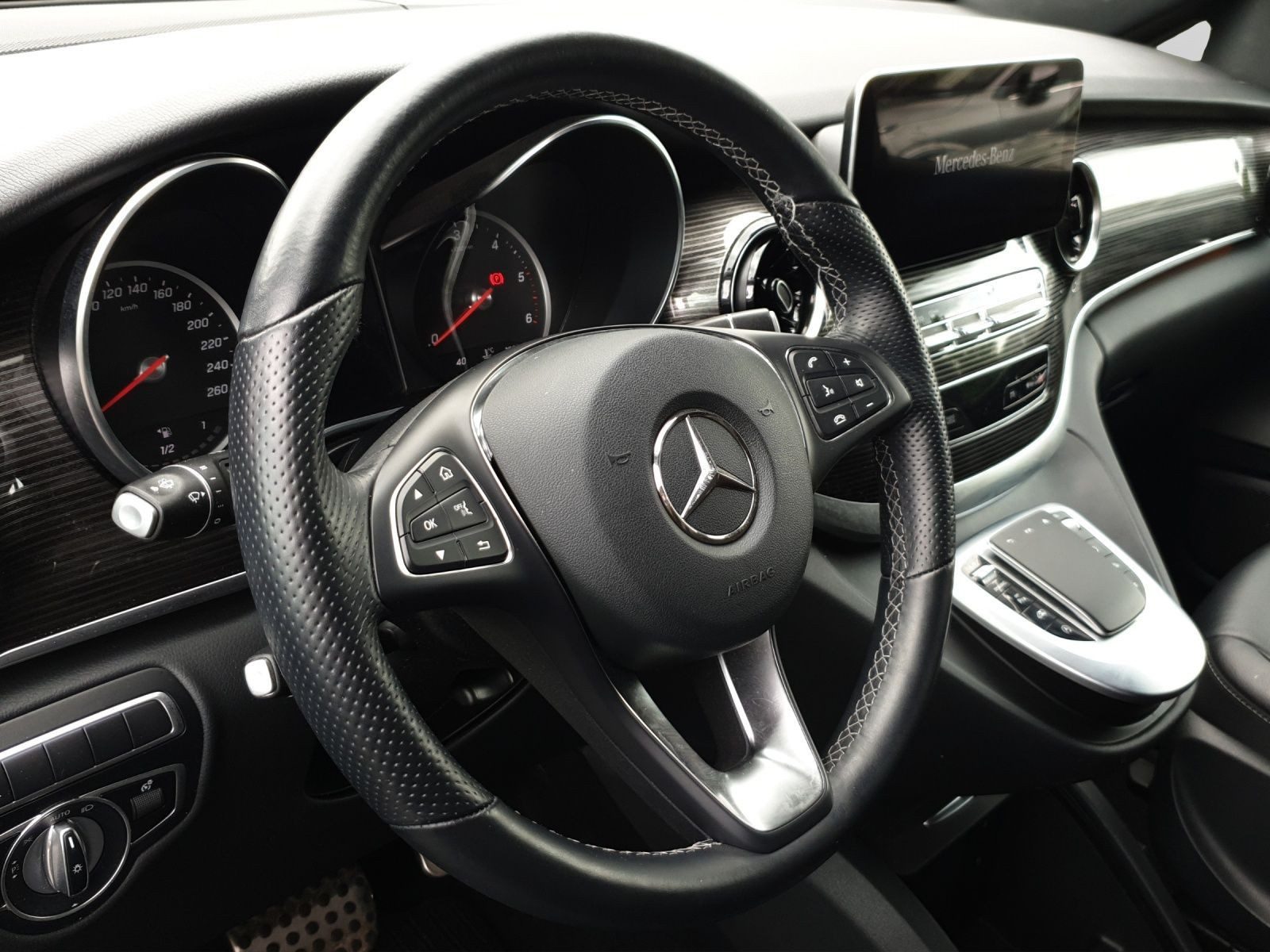 Mercedes-Benz V 250 – Bild 9
