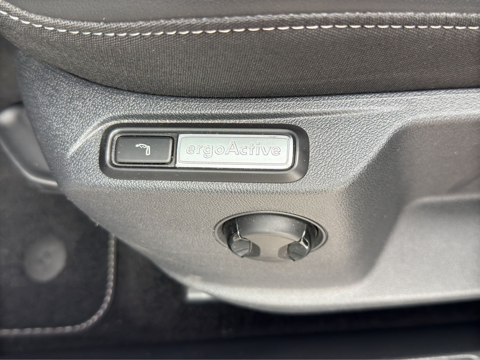 Volkswagen T-Roc – Foto 18