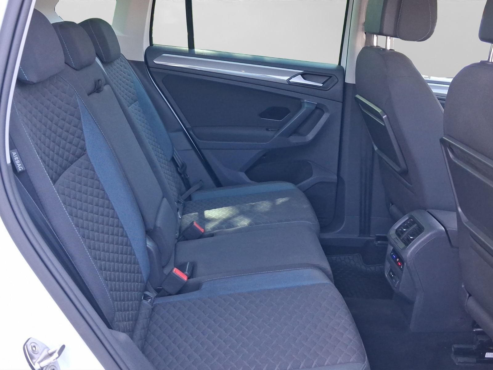 Volkswagen Tiguan – Bild 6