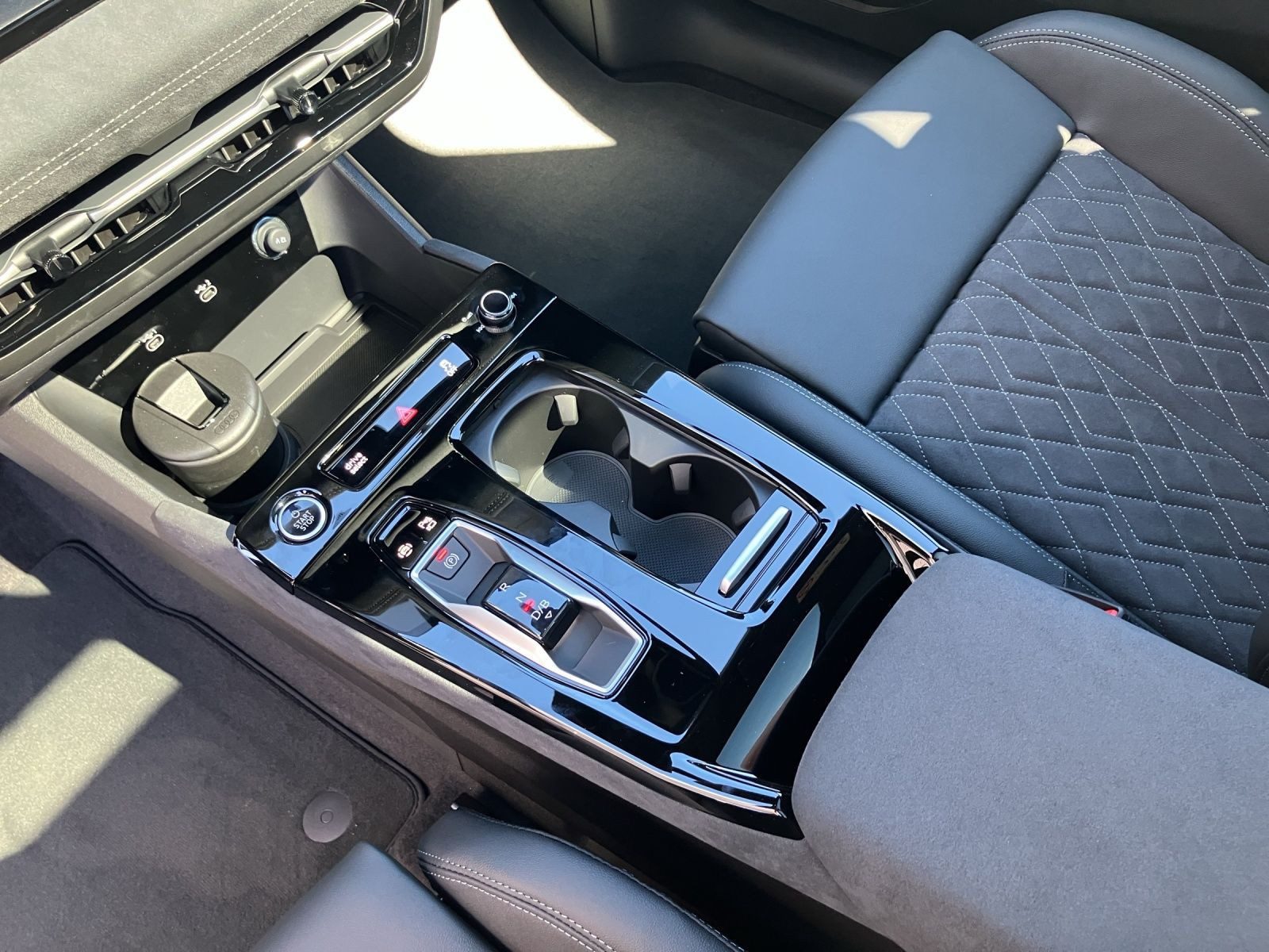 Audi Q6 e-tron – Foto 11