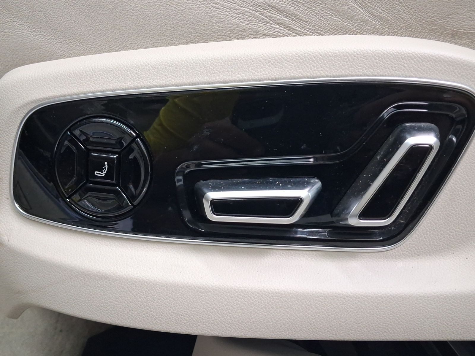 Audi A8 – Bild 20