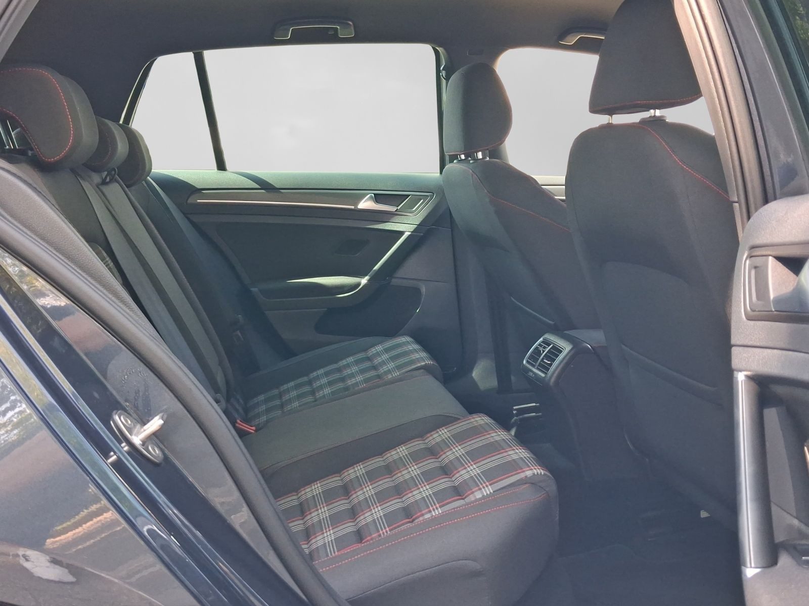 Volkswagen Golf GTI – Bild 6