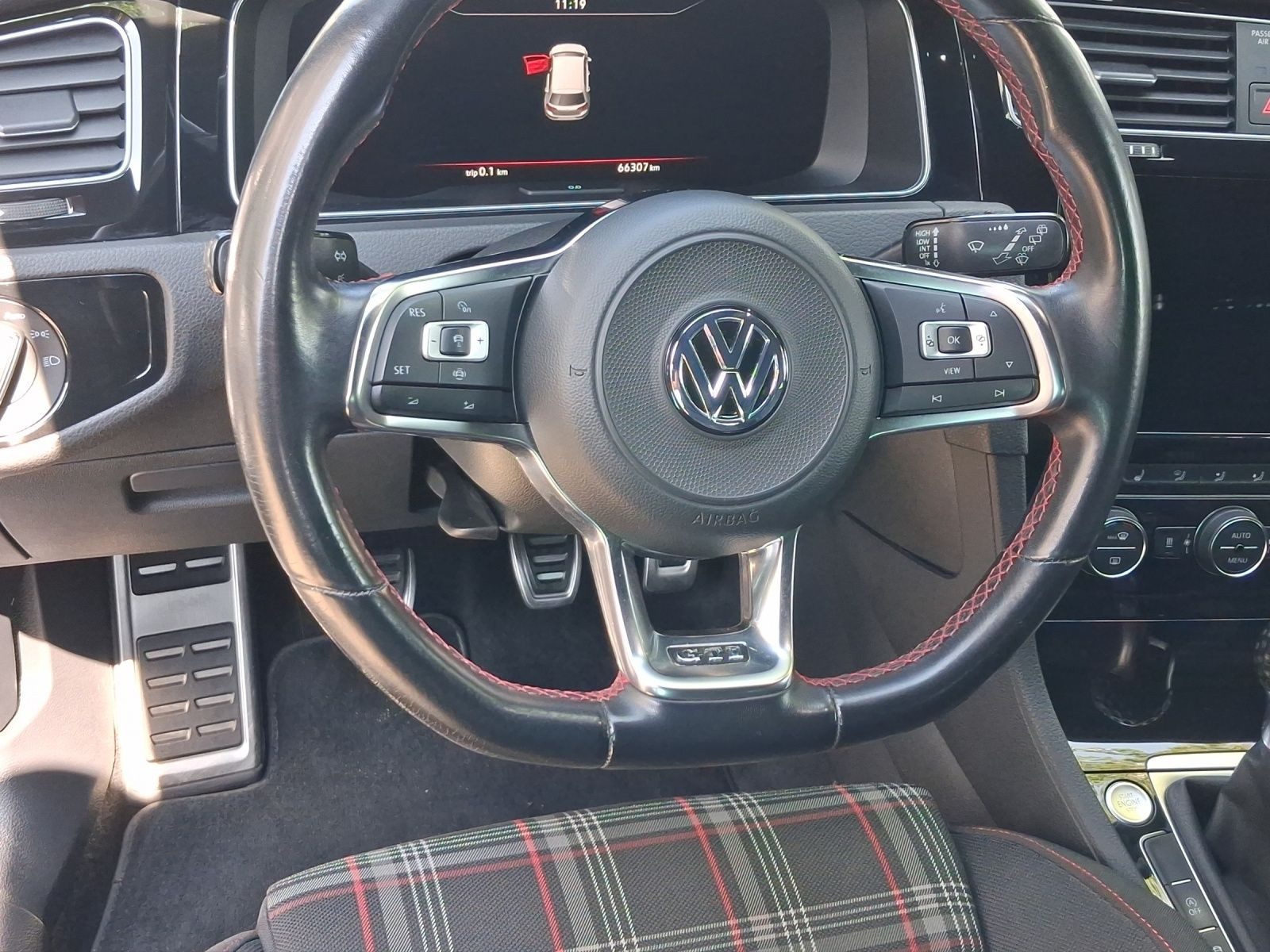 Volkswagen Golf GTI – Bild 9