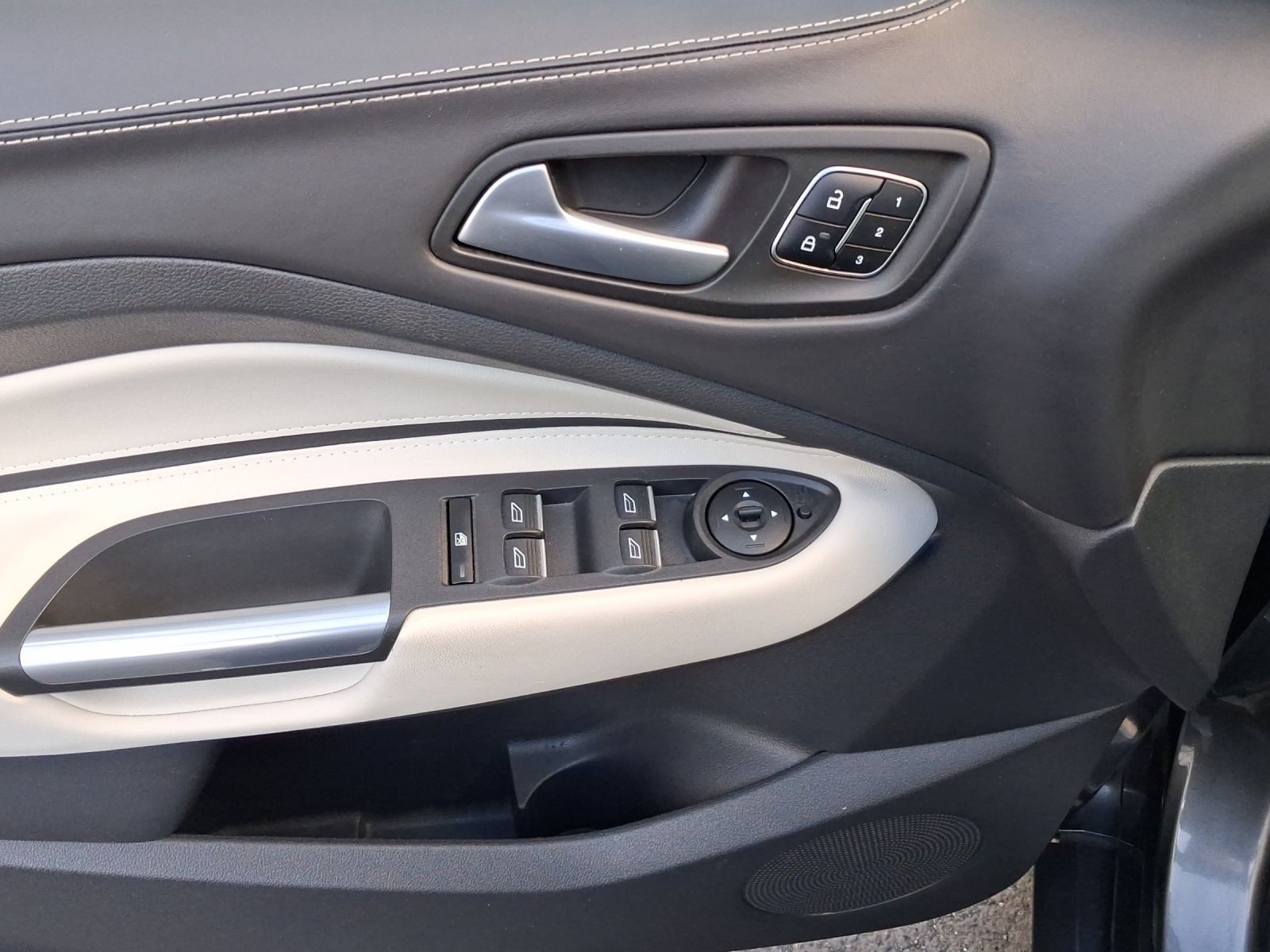 Ford Kuga – Foto 8