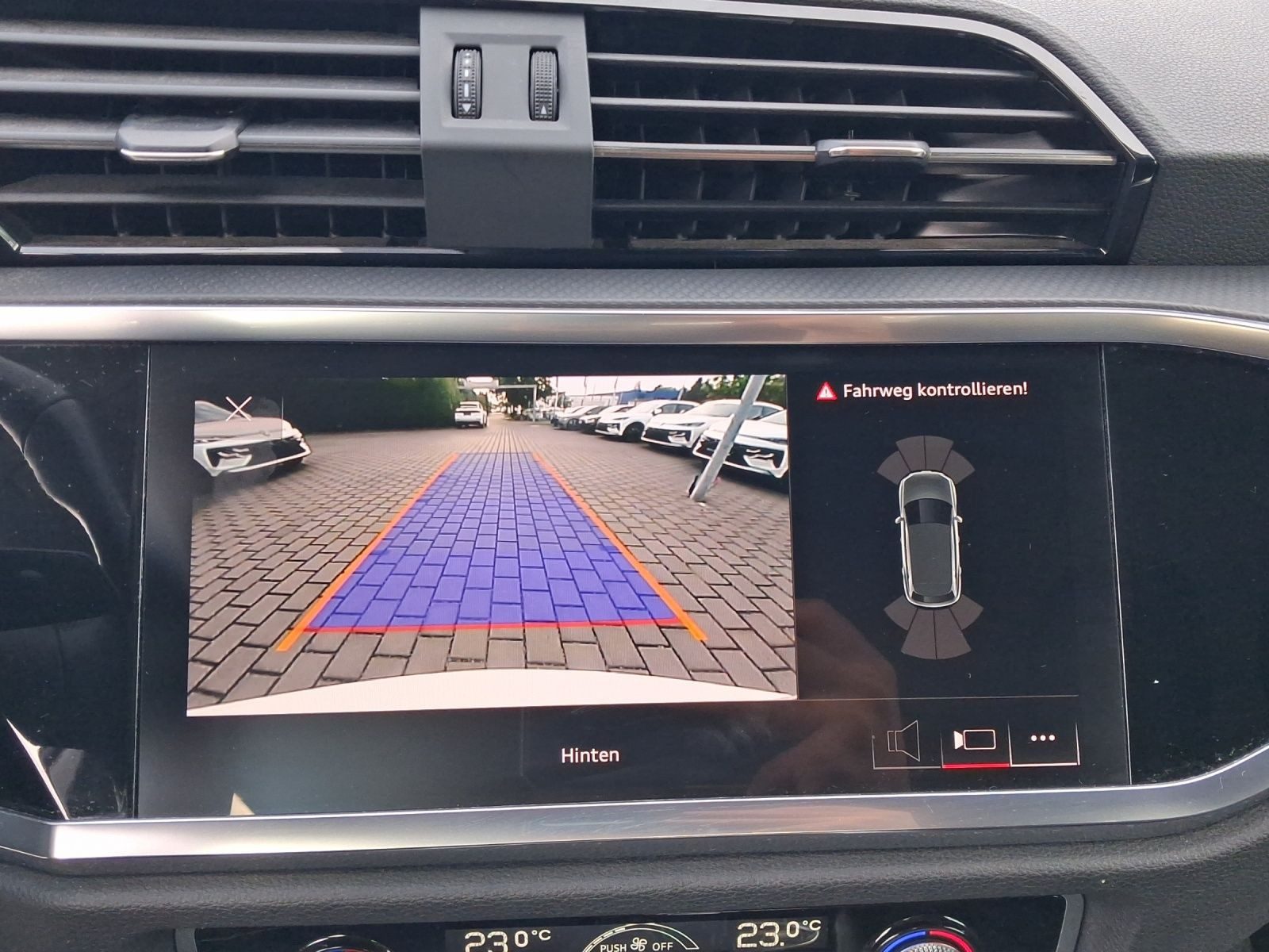 Audi Q3 – Bild 12