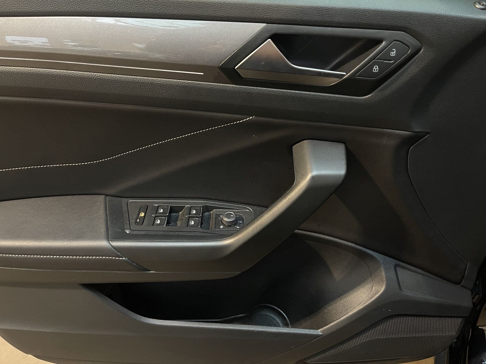 Volkswagen T-Roc – Foto 8