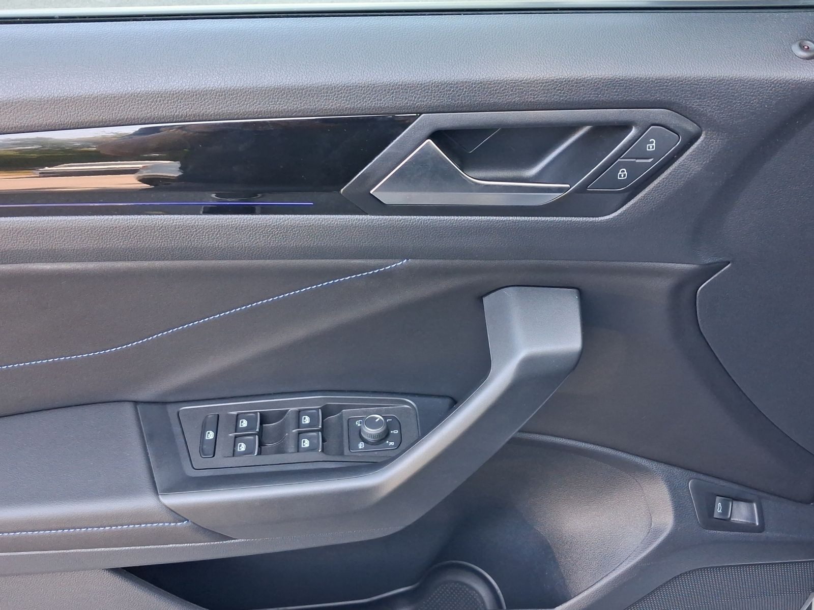 Volkswagen T-Roc – Foto 8