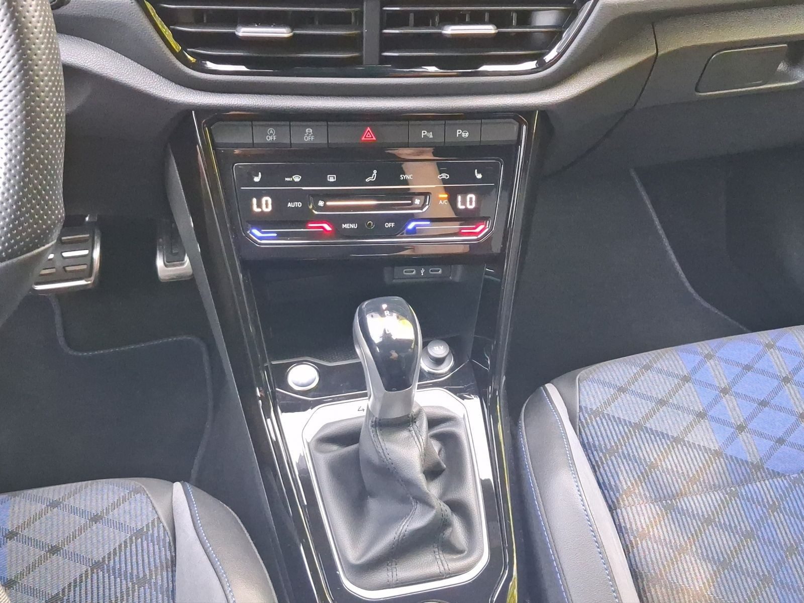 Volkswagen T-Roc – Foto 11